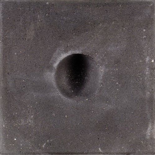 Knikkertegel 30x30x6cm Zwart